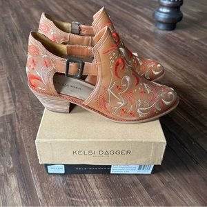Kelsi Dagger Kline side cutout embroidered ankle boots/booties - women’s 9.5